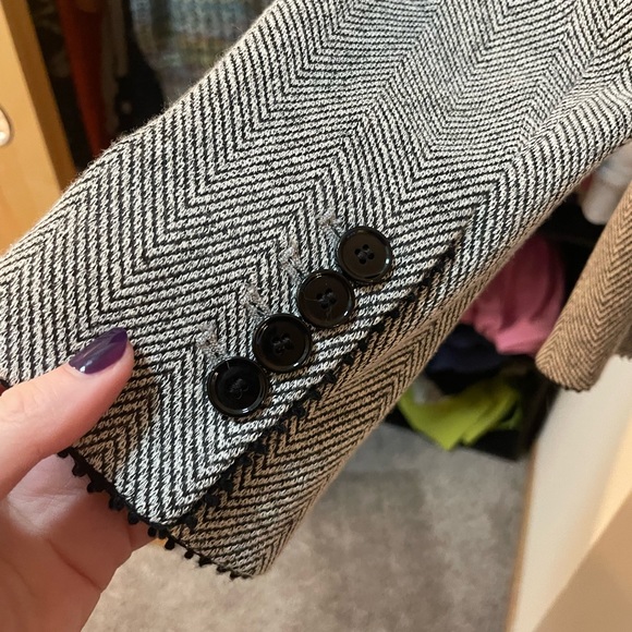Ann Taylor Blazer, size 2 - Picture 7 of 7